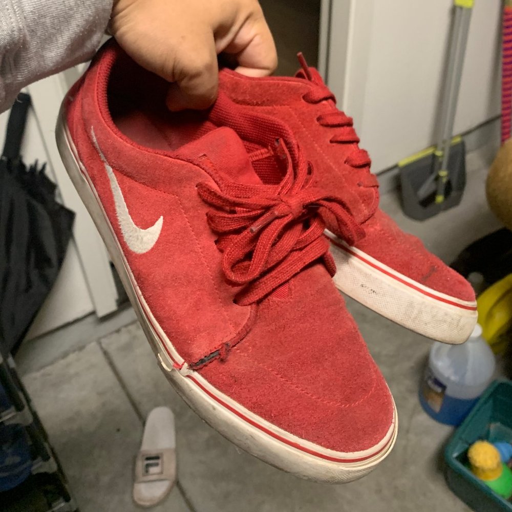 Nike SB Red Skate Shoe - 10 Mens